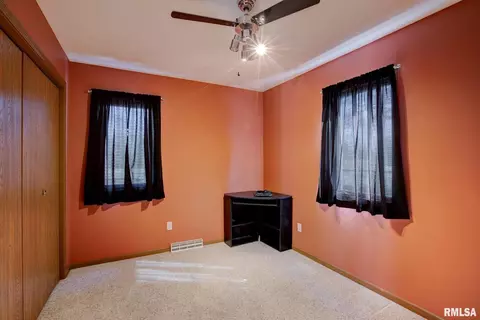 709 14th St, Silvis, IL 61282 photo 14