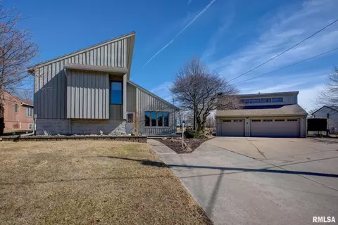 709 14th St, Silvis, IL 61282 photo 1