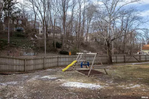 846 27th St, Moline, IL 61265 photo 9