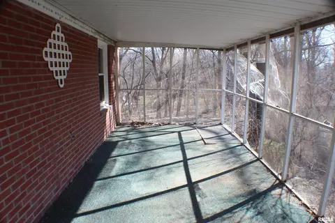 945 26th St, Moline, IL 61265 photo 21