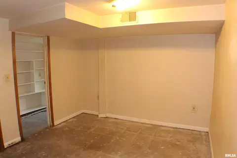 945 26th St, Moline, IL 61265 photo 13