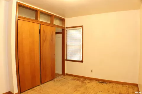 945 26th St, Moline, IL 61265 photo 11