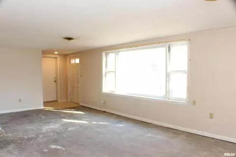 945 26th St, Moline, IL 61265 photo 18