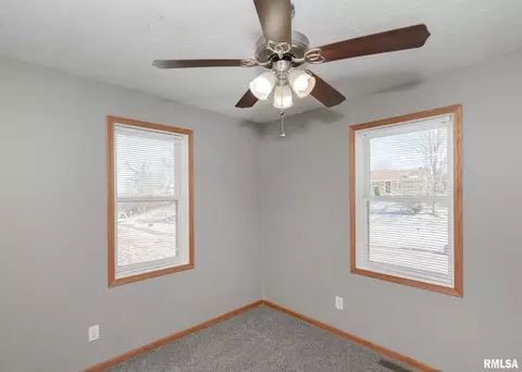 330 14th St, Silvis, IL 61282 photo 13