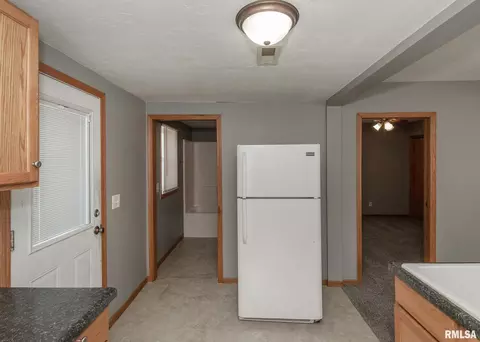 330 14th St, Silvis, IL 61282 photo 8