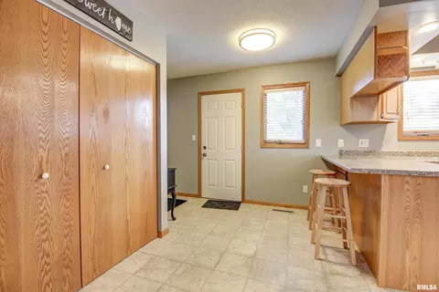 204 Maple Ln, Fulton, IL 61252 photo 5