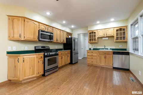 4702 20th Ave, Moline, IL 61265 photo 7