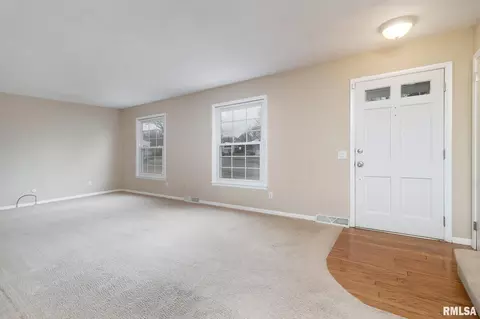 4702 20th Ave, Moline, IL 61265 photo 3