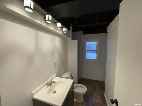 3605 36th St, Moline, IL 61265 photo 8