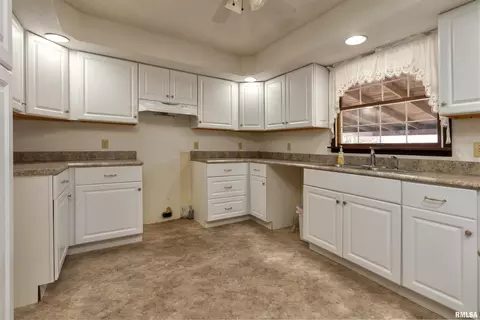 1704 Marcella Dr, Marion, IL 62959 photo 6