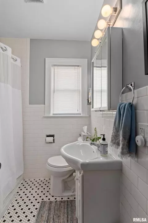 1409 29th Ave, Moline, IL 61265 photo 18