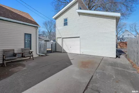 1409 29th Ave, Moline, IL 61265 photo 3