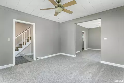127 8th St, Silvis, IL 61282 photo 5
