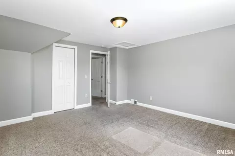 127 8th St, Silvis, IL 61282 photo 15