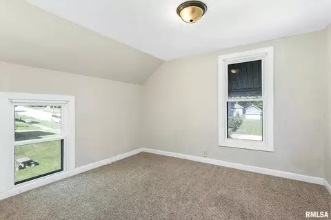 127 8th St, Silvis, IL 61282 photo 16