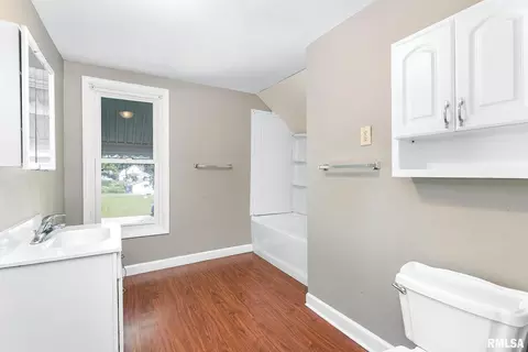 127 8th St, Silvis, IL 61282 photo 17