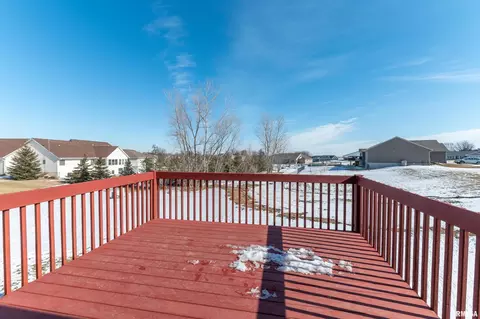 37 Nicholas Dr, Eldridge, IA 52748 photo 23