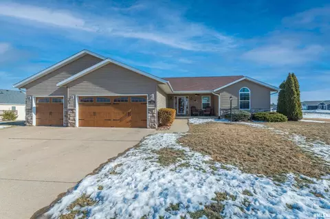 37 Nicholas Dr, Eldridge, IA 52748 photo 1