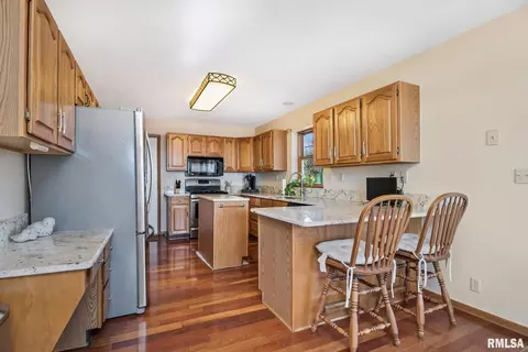 3579 8th St, Moline, IL 61265 photo 9