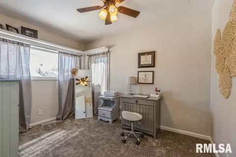 3204 39th St, Moline, IL 61265 photo 13