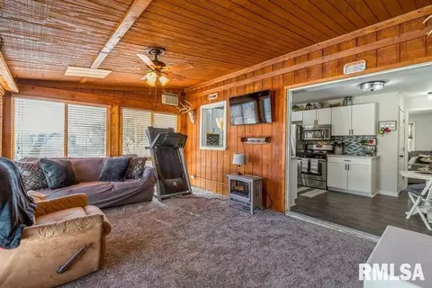 3204 39th St, Moline, IL 61265 photo 9