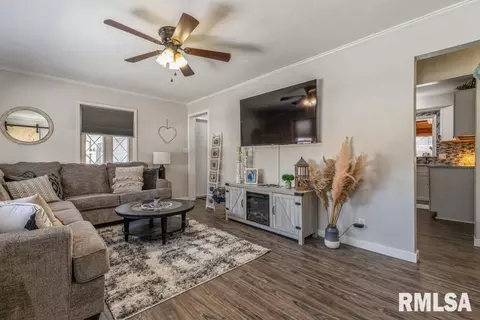 3204 39th St, Moline, IL 61265 photo 5
