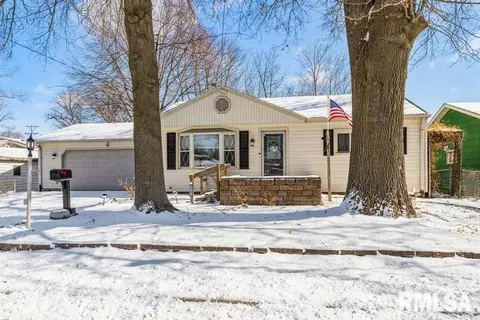 3204 39th St, Moline, IL 61265 photo 1