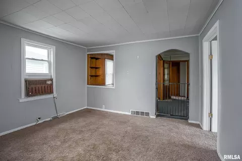 2416 45th St, Moline, IL 61265 photo 13