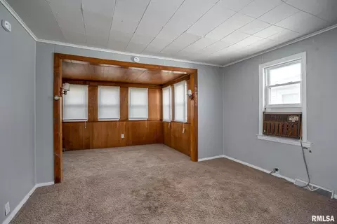 2416 45th St, Moline, IL 61265 photo 12