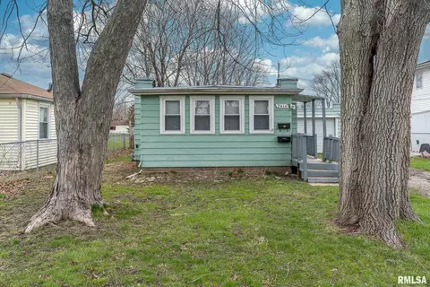 2416 45th St, Moline, IL 61265 photo 2
