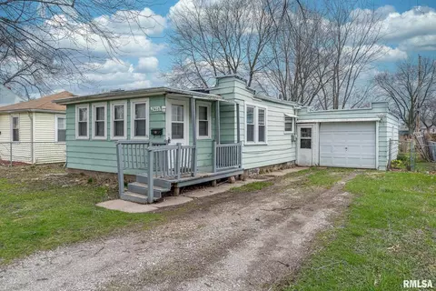 2416 45th St, Moline, IL 61265 photo 1