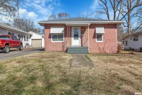 444 Cedar Ave, Du Quoin, IL 62832 photo 1