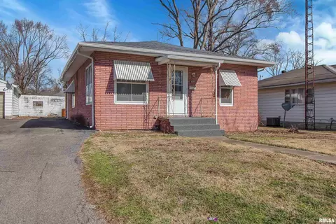 444 Cedar Ave, Du Quoin, IL 62832 photo 2