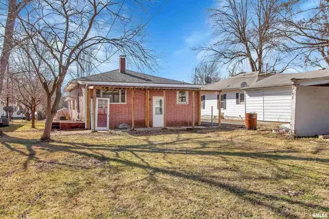 444 Cedar Ave, Du Quoin, IL 62832 photo 3