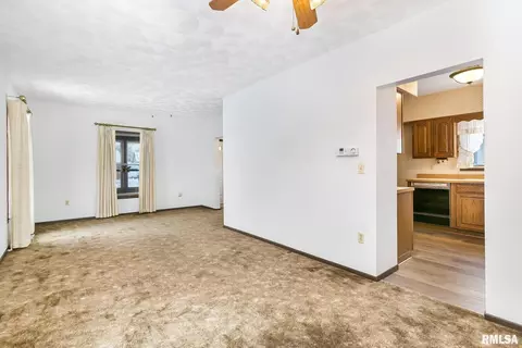 1910 33rd St, Moline, IL 61265 photo 7