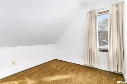 1910 33rd St, Moline, IL 61265 photo 14