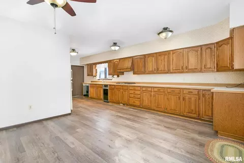 1910 33rd St, Moline, IL 61265 photo 11