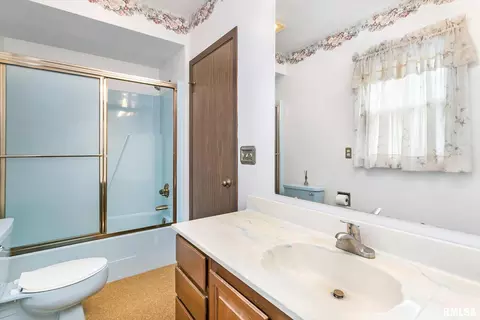1910 33rd St, Moline, IL 61265 photo 13