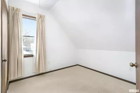 1910 33rd St, Moline, IL 61265 photo 17