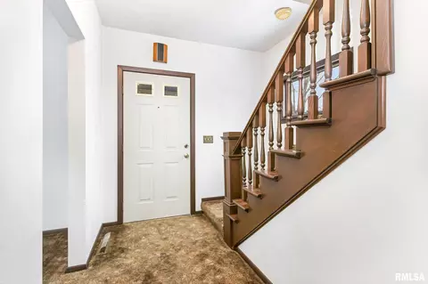 1910 33rd St, Moline, IL 61265 photo 3