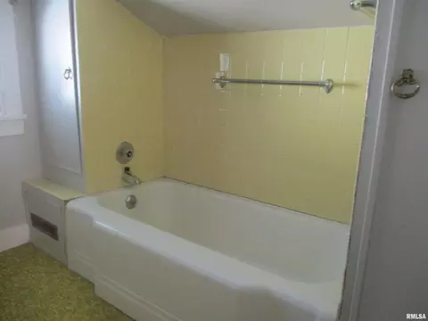 124 Payson St, Kewanee, IL 61443 photo 24