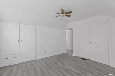 2333 28th St, Moline, IL 61265 photo 11