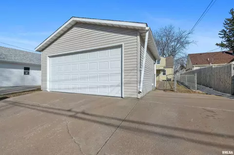 2333 28th St, Moline, IL 61265 photo 20
