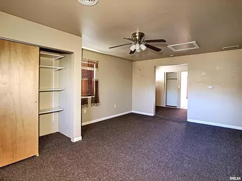 1304 39th St, Moline, IL 61265 photo 15