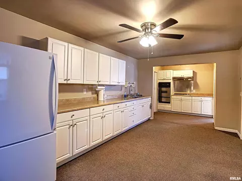 1304 39th St, Moline, IL 61265 photo 5