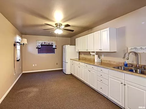 1304 39th St, Moline, IL 61265 photo 6