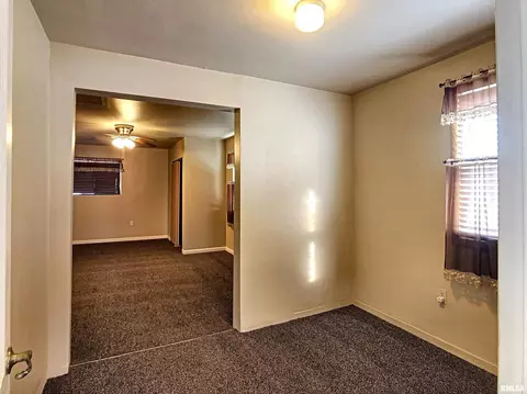 1304 39th St, Moline, IL 61265 photo 12