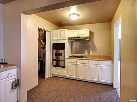 1304 39th St, Moline, IL 61265 photo 7