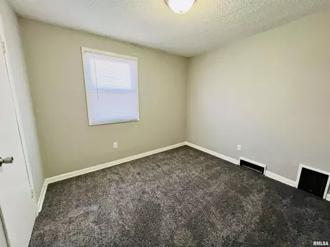 108 E 2nd Ave, Milan, IL 61264 photo 14
