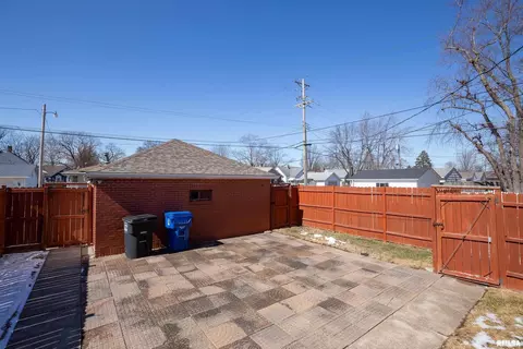 2401 32nd St, Moline, IL 61265 photo 8